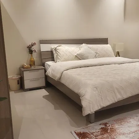 شقة دور ارضي Vip ثلاث غرف Riyadh Exterior photo