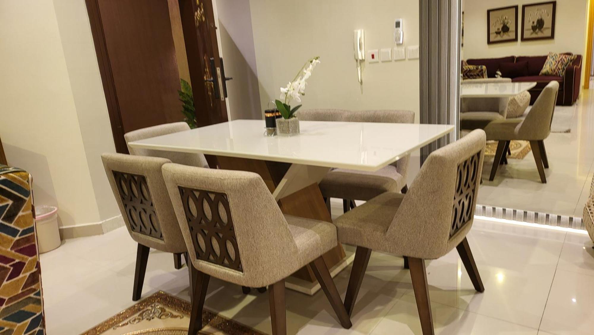 دور ارضي Vip ثلاث غرف